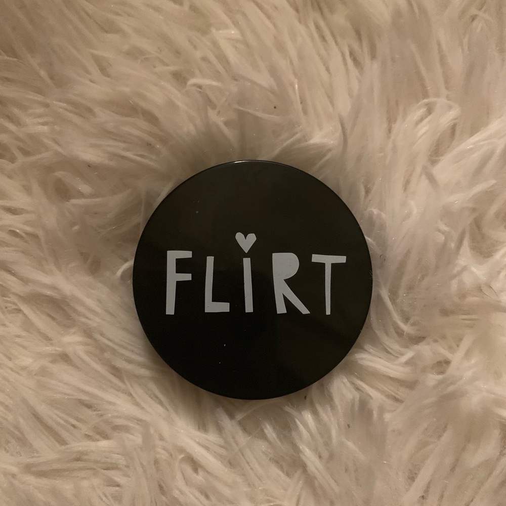 Flirt eyeshadow